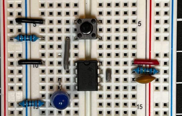 Monostable multivibrator circuit setup