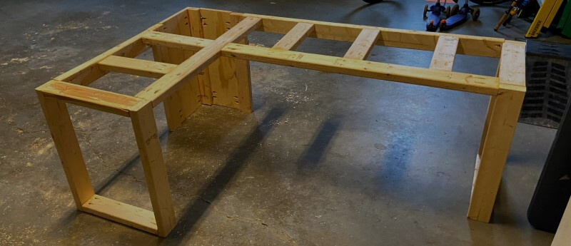 Assembled base frame of the desk